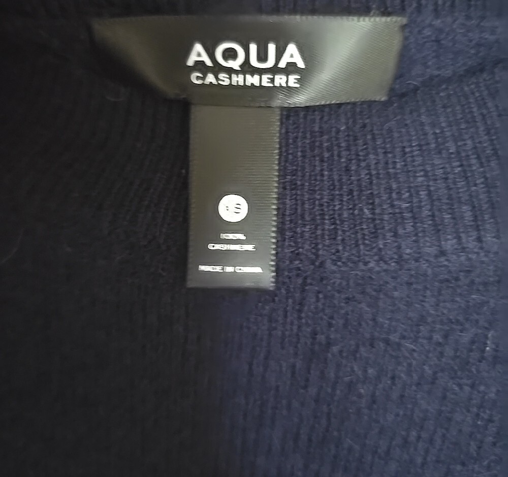 New Aqua Bloomingdales American Flag 100% Casmere Crewneck Sweater XS- Women's - Picture 2 of 2